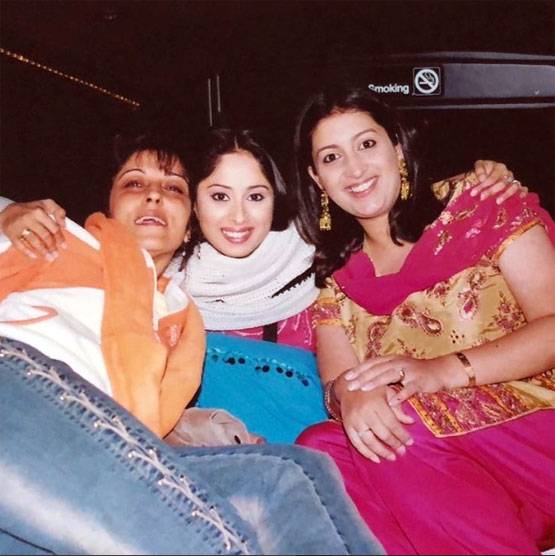 स्मृति ईरानी ने पति के साथ डाली तस्वीर, हंसकर लोट-पोट हुए लोग