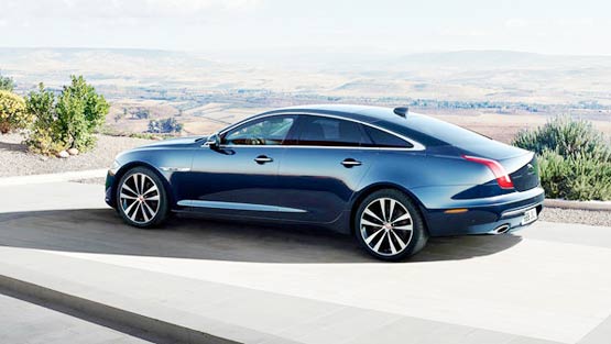 1.11 करोड़ की Jaguar XJ50 कार भारत में लॉन्च, देखें तस्वीरें