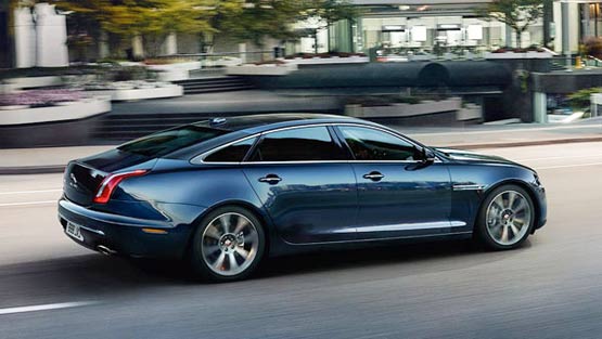 1.11 करोड़ की Jaguar XJ50 कार भारत में लॉन्च, देखें तस्वीरें
