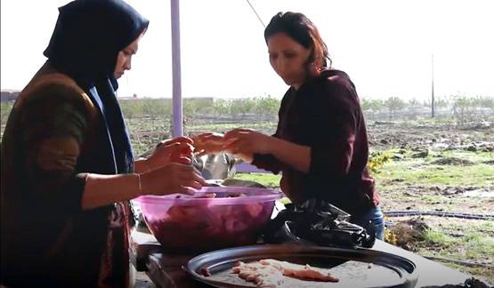 PHOTOS: ये है सिर्फ महिलाओं का गांव, नहीं ठहर सकते मर्द