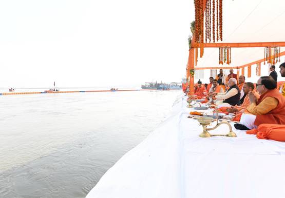 किले में बंद था ये दिव्य वृक्ष, मोदी ने दर्शन कर किया बड़ा ऐलान