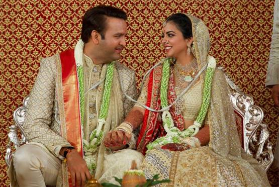 33 साल पहले जब नीता बनी थीं मुकेश अंबानी की दुल्हन, देखें तस्वीरें