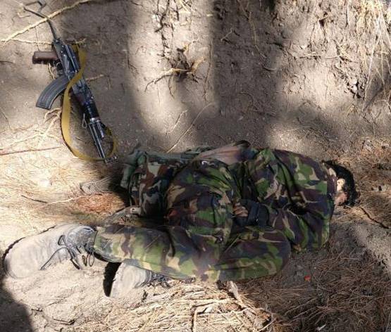 सैनिक के वेश में हथियारों से लैस PAK घुसपैठिए, सेना ने किया ढेर