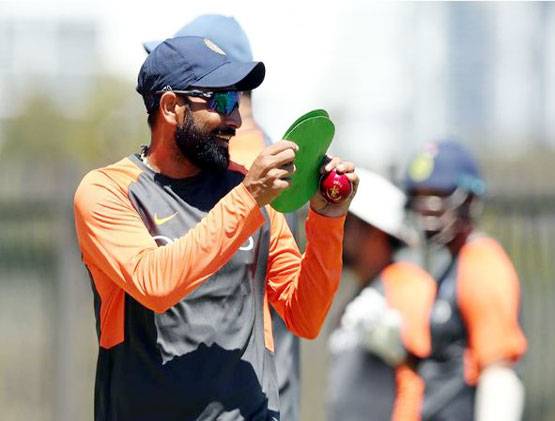 IND vs AUS: पर्थ की घसियाली पिच पर तेज गेंदबाज ही उतारेंगे विराट?