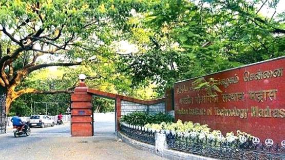 इस्तेमाल हुए कंडोम मिलने पर IIT छात्र पर 5000 का फाइन, नाम भी छापा