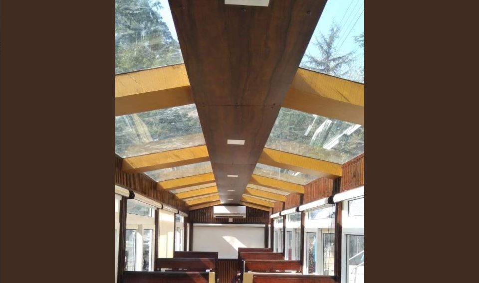 शीशे वाली इस ट्रेन से करें सफर, स्विट्जरलैंड जैसा दिखेगा नजारा