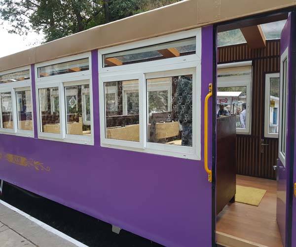 शीशे वाली इस ट्रेन से करें सफर, स्विट्जरलैंड जैसा दिखेगा नजारा