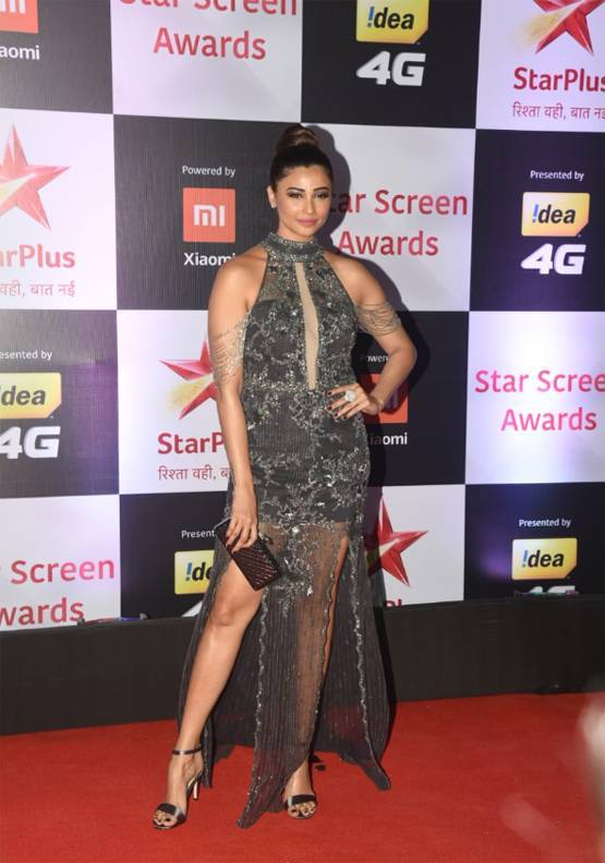 स्टार स्क्रीन अवॉर्ड्स में दीपिका-रणवीर का ऑल ब्लैक लुक