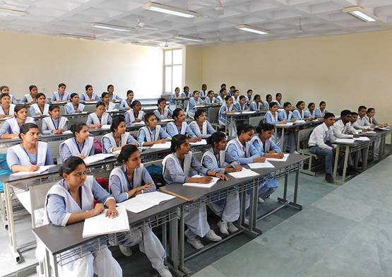 उत्तर प्रदेश के इस शख्स ने पढ़ाई के लिए दान में दे दिए 21 करोड़