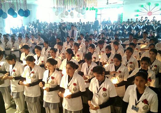 उत्तर प्रदेश के इस शख्स ने पढ़ाई के लिए दान में दे दिए 21 करोड़