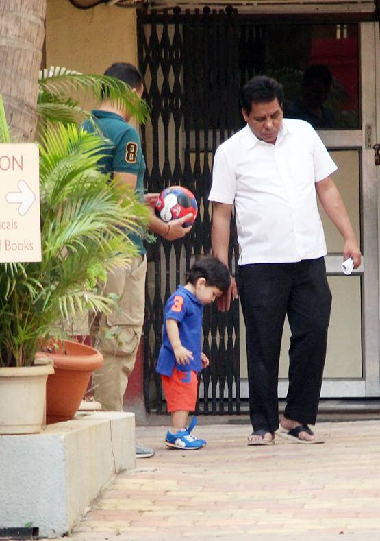Photos: पापा सैफ संग प्ले टाइम एन्जॉय करते दिखे तैमूर अली खान