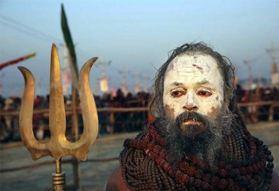 पहली बार किन्नर अखाड़ा ने किया शाही स्नान, देखें कुंभ की तस्वीरें