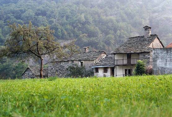 इटली के इस कस्बे में बसिए और बच्चे पैदा करिए, मिलेंगे लाखों रुपए!