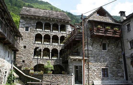 इटली के इस कस्बे में बसिए और बच्चे पैदा करिए, मिलेंगे लाखों रुपए!