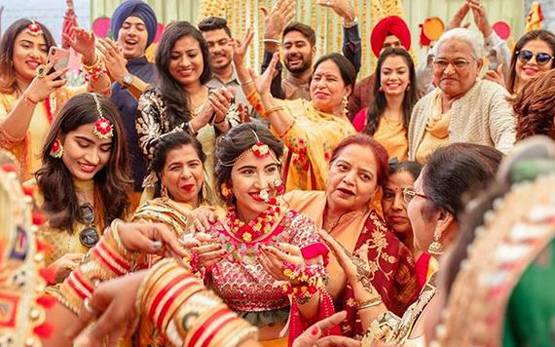 TV कपल शीना बजाज-रोहित पुरोहित की मेहंदी-हल्दी सेरेमनी, PHOTOS