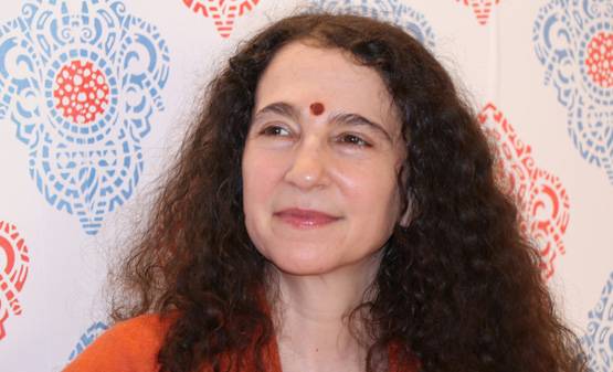 विदेशियों पर भी छाया कुंभ का जादू, ये अमेरिकन महिला बन गईं साध्वी