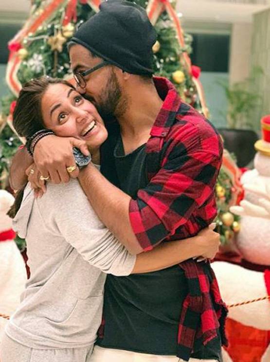 प्रियांक शर्मा ने हिना खान को गोद में उठाया, फोटो वायरल