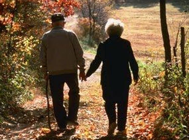 बुढ़ापे का सहारा है मोदी सरकार की ये योजना, अब होगा बड़ा बदलाव!