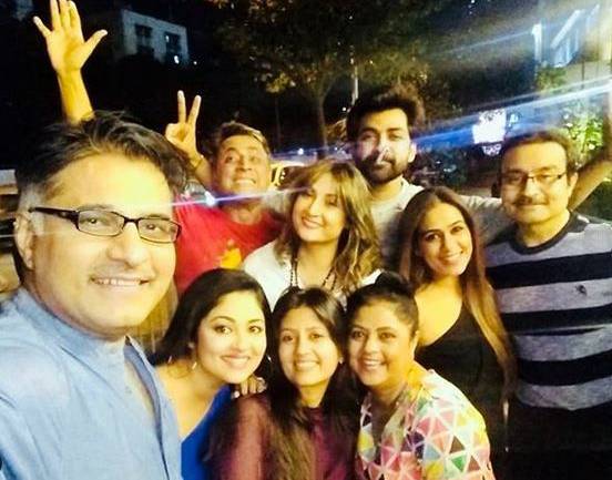 एक फ्रेम में कसौटी के पुराने स्टार, प्रेरणा-कोमोलिका की बॉन्डिंग