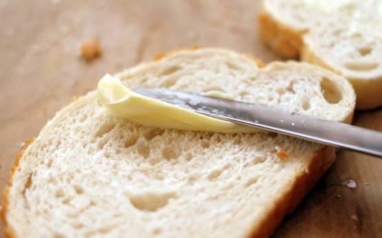 मोटापे से पाना चाहते हैं छुटकारा, तो इन चीजों से रहें दूर!