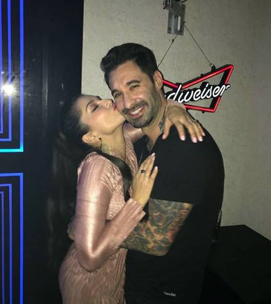 सनी ल‍ियोनी का मलयालम डेब्यू, सोशल मीड‍िया पर वायरल हुई तस्वीर