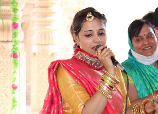 सिंगिंग छोड़ 22 साल में संन्यासी बन गई अमीर कारोबारी की बेटी