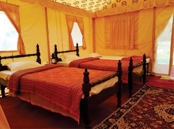 कुंभ: 5 स्टार होटल से कम नहीं ये लग्जरी टेंट, किराया सुन रह जाएंगे दंग