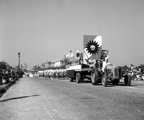 कैसी थी देश की पहली परेड, किन हथियारों का हुआ था प्रदर्शन- Photos