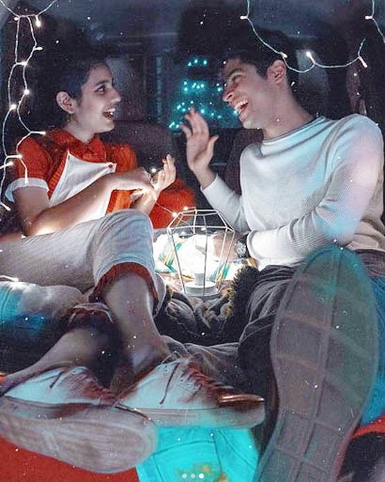 प्रिया प्रकाश और रोशन अब्दुल की तस्वीरें वायरल, यूं मनाया जश्न