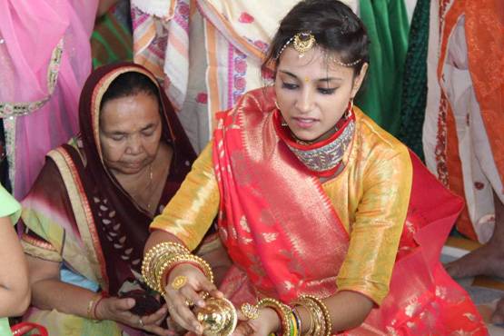 सिंगिंग छोड़ 22 साल में संन्यासी बन गई अमीर कारोबारी की बेटी