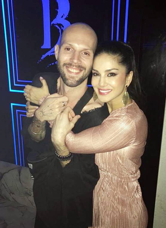Sunny Leone ने इस अंदाज में मनाया New Year, देखें तस्वीरें