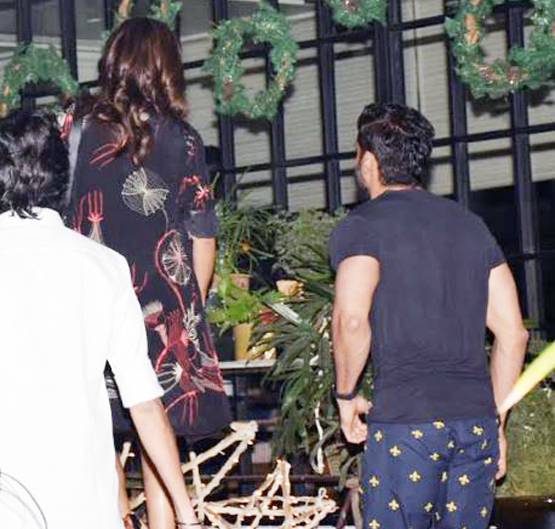 डिनर डेट पर फरान अख्तर-शिबानी दांडेकर, फोटो वायरल