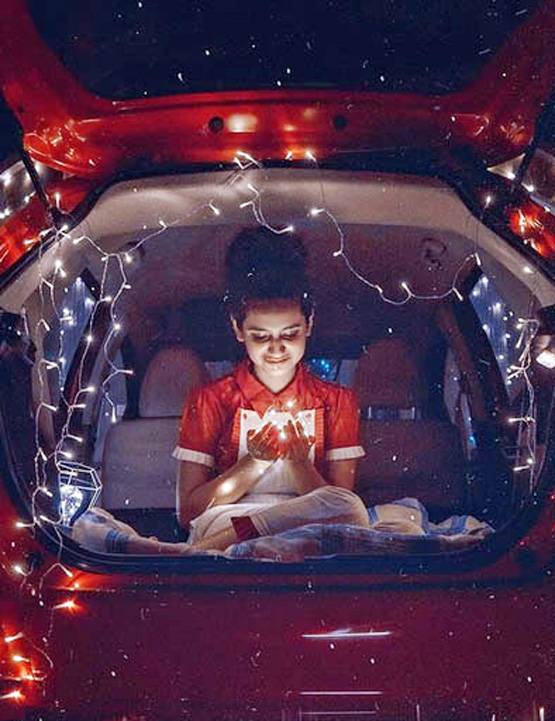 प्रिया प्रकाश और रोशन अब्दुल की तस्वीरें वायरल, यूं मनाया जश्न