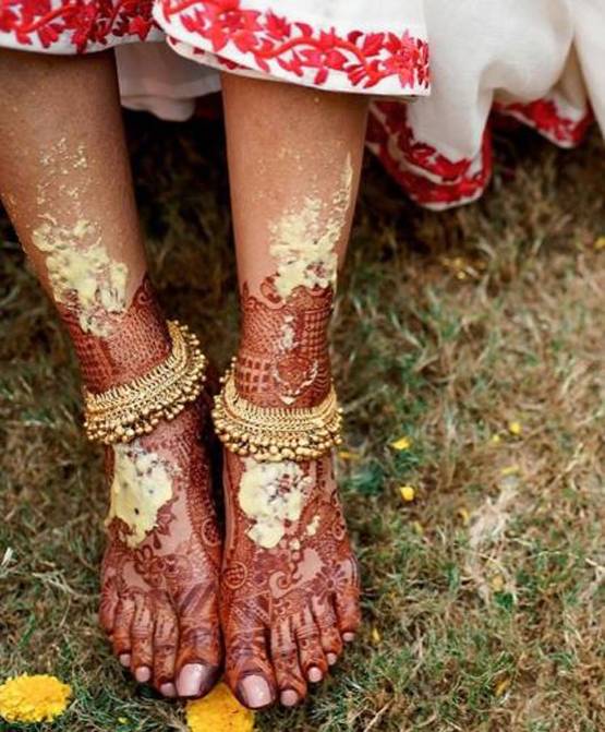 प्रियंका-निक की हल्दी सेरेमनी की नई फोटो, मस्ती के मूड में दिखा कपल