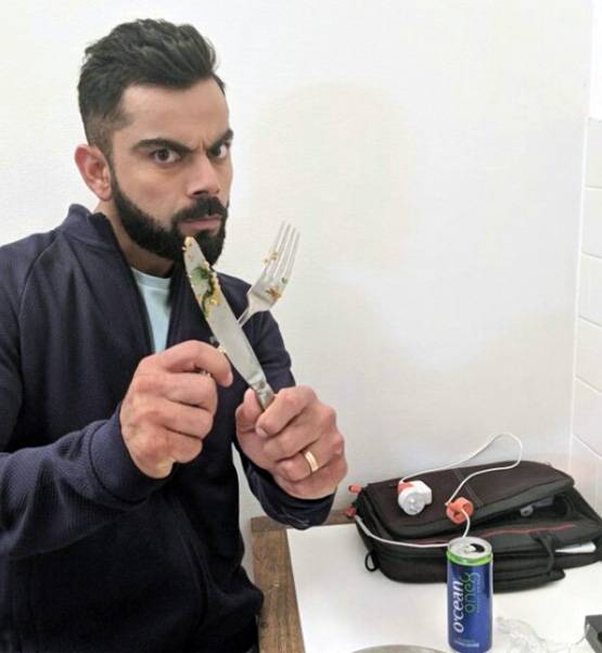 धोनी ने खेली जबरदस्त पारी, वायरल हुए ये फनी मीम्स