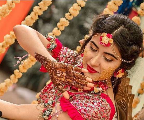 TV कपल शीना बजाज-रोहित पुरोहित की मेहंदी-हल्दी सेरेमनी, PHOTOS
