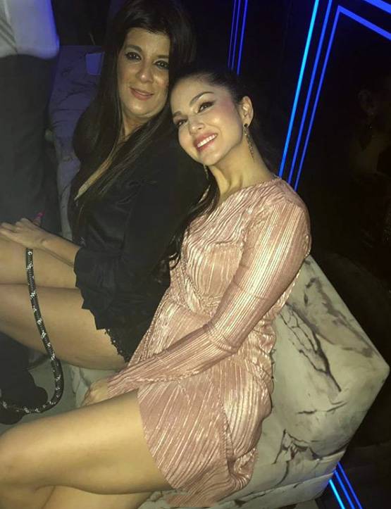 Sunny Leone ने इस अंदाज में मनाया New Year, देखें तस्वीरें