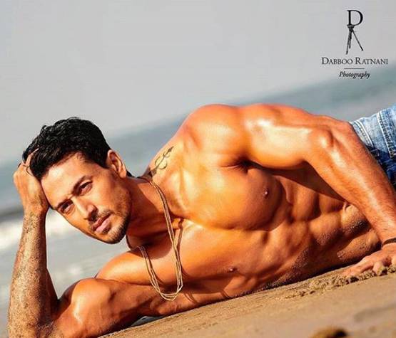 डब्बू रत्नानी के कैलेंडर में छाए स्टार, सनी ल‍ियोनी का बोल्ड लुक