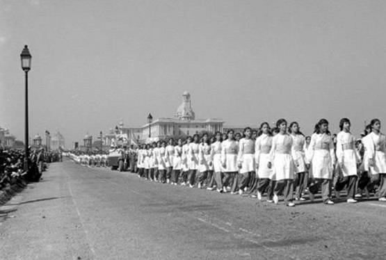 कैसी थी देश की पहली परेड, किन हथियारों का हुआ था प्रदर्शन- Photos