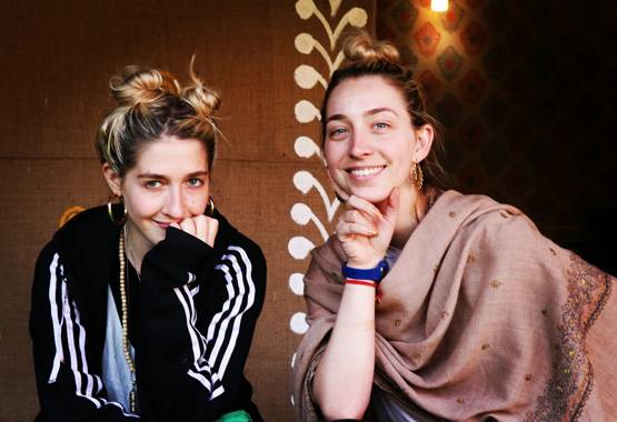 विदेशियों पर भी छाया कुंभ का जादू, ये अमेरिकन महिला बन गईं साध्वी