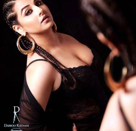 डब्बू रत्नानी के कैलेंडर में छाए स्टार, सनी ल‍ियोनी का बोल्ड लुक