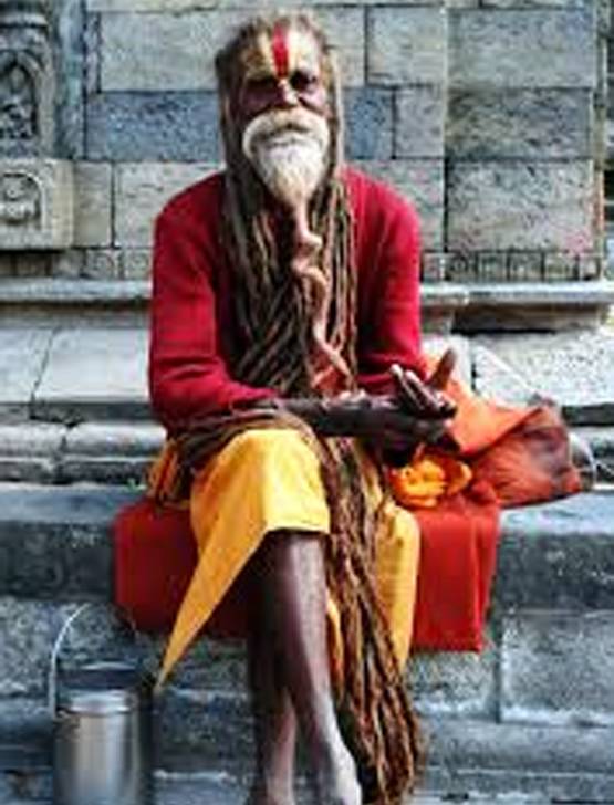 श्मशान में तंत्र-क्रिया कर बनते हैं 'अघोरी', रहस्यमयी है दुनिया