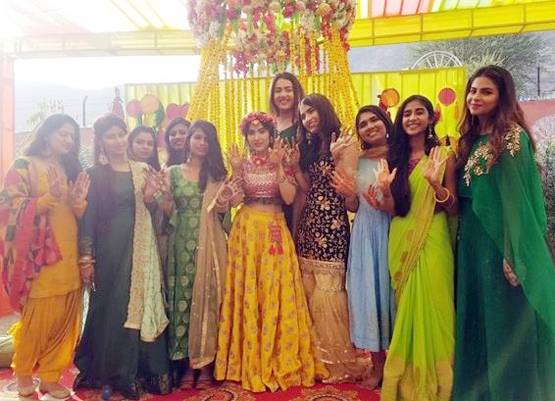 TV कपल शीना बजाज-रोहित पुरोहित की मेहंदी-हल्दी सेरेमनी, PHOTOS