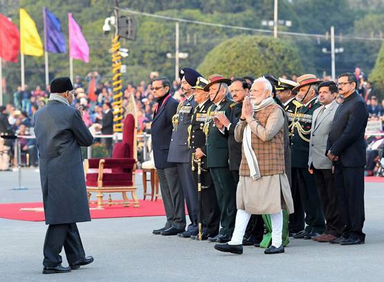 बीटिंग रिट्रीट: बैंड की धुन और बूटों की धमक से गूंजा विजय चौक