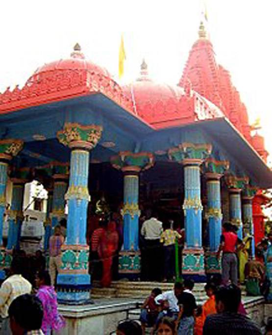 भारत के इन मंदिरों में नहीं जा सकते हैं पुरुष