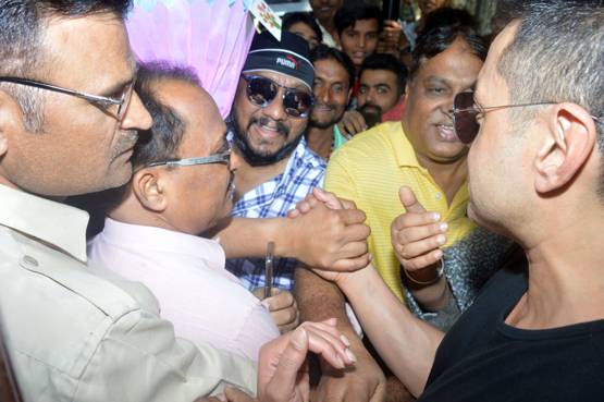 50 साल के हुए बॉबी देओल, सनी देओल ने यूं दी बधाई