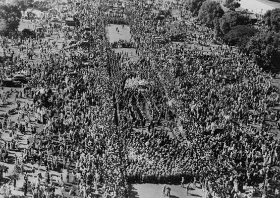 महात्मा गांधी को गोली मारने से पहले गोडसे बोला था- नमस्ते बापू