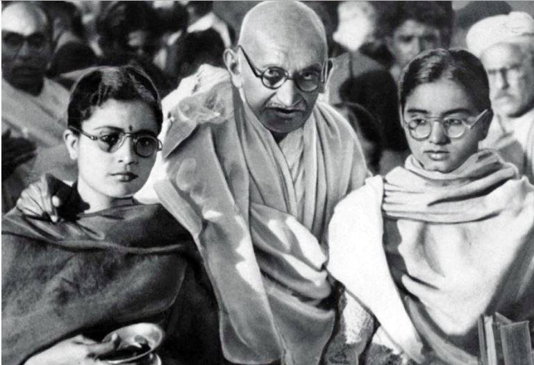 महात्मा गांधी को गोली मारने से पहले गोडसे बोला था- नमस्ते बापू