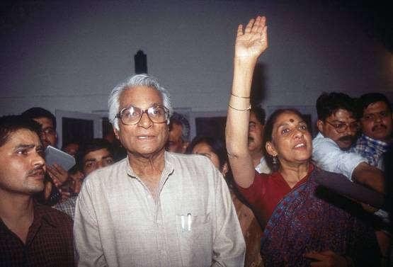 जॉर्ज के इतने करीब थीं जया, पत्नी ने मिलने से रोका तो गईं कोर्ट