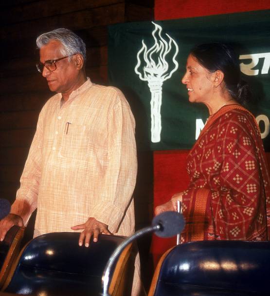 जॉर्ज के इतने करीब थीं जया, पत्नी ने मिलने से रोका तो गईं कोर्ट